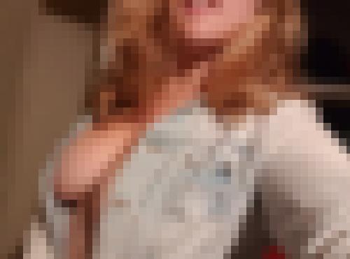 Photo from Sarah** into Je montre mes seins