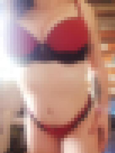 Photo from Sarah** into Je montre mes sous-vêtements